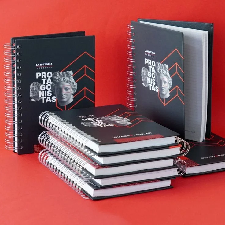 Cuaderno color negro personalizado