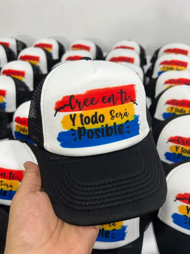 Conjunto de gorras personalizadas